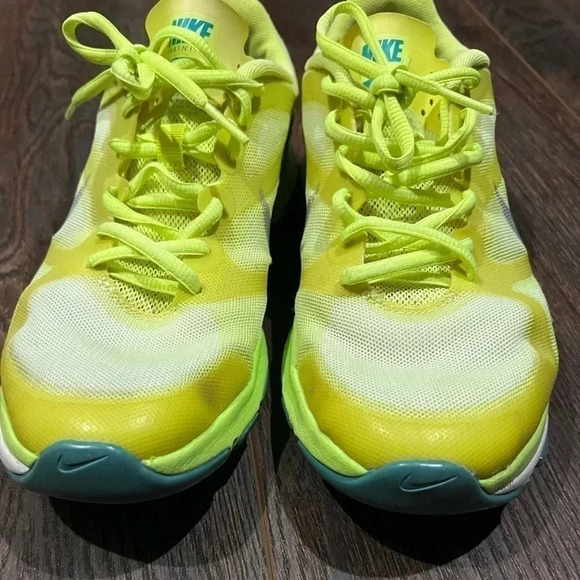 Nike training dual fusion neon green blue accents shoes woman’s size 7.5 - Picture 2 of 6